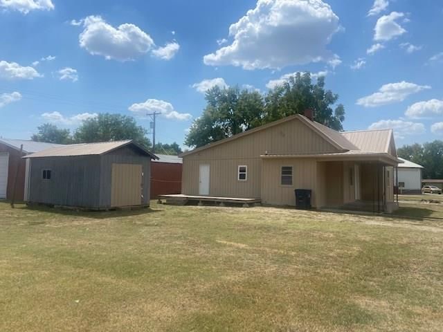 623 W Railroad Street — photo 2