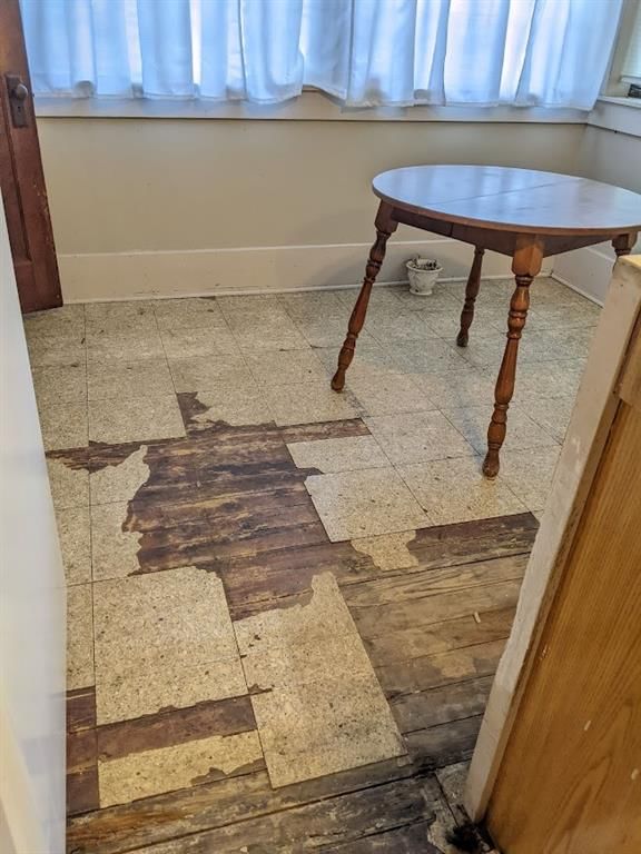 214 N Neosho Street — photo 13