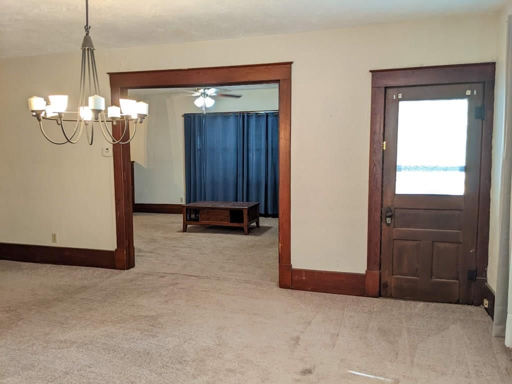 214 N Neosho Street — photo 21