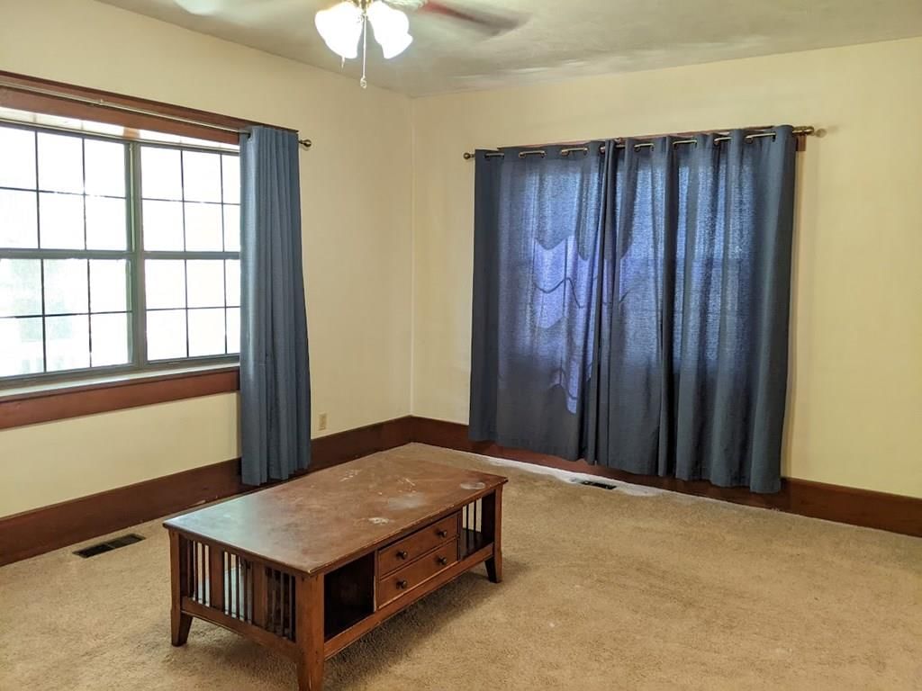 214 N Neosho Street — photo 26