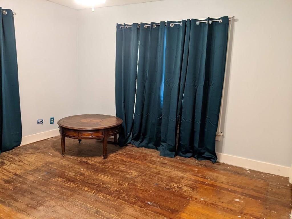 214 N Neosho Street — photo 44