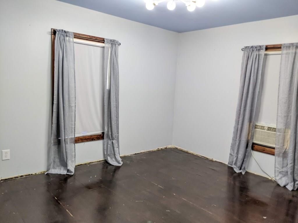 214 N Neosho Street — photo 45