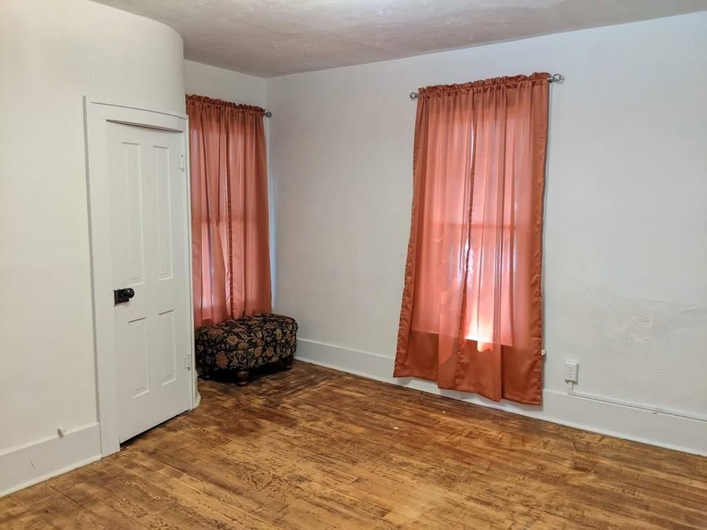 214 N Neosho Street — photo 49