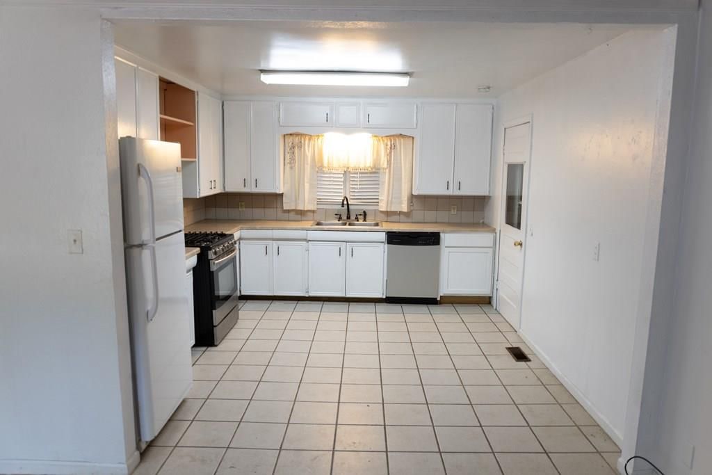 1305 Hibbard N/A — photo 12