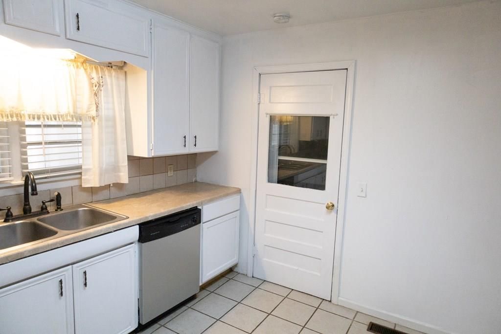 1305 Hibbard N/A — photo 15