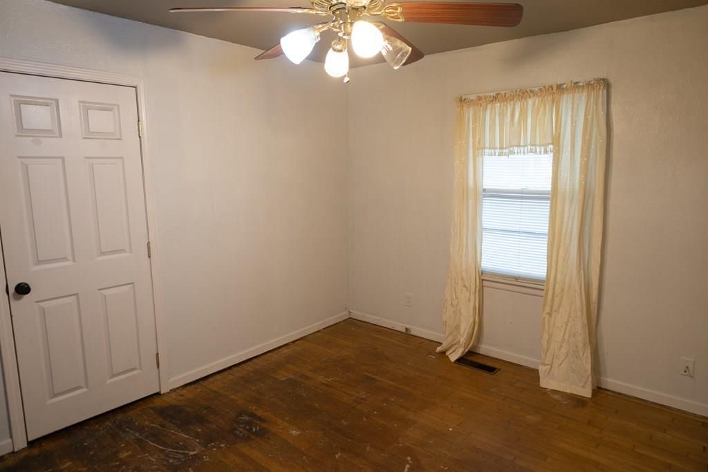 1305 Hibbard N/A — photo 19