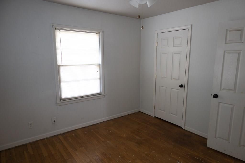 1305 Hibbard N/A — photo 25