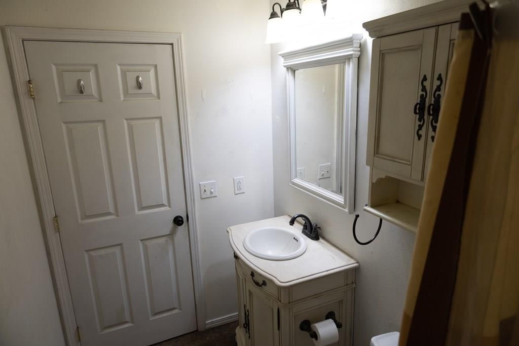 1305 Hibbard N/A — photo 29