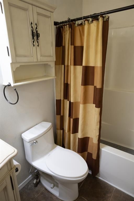 1305 Hibbard N/A — photo 32