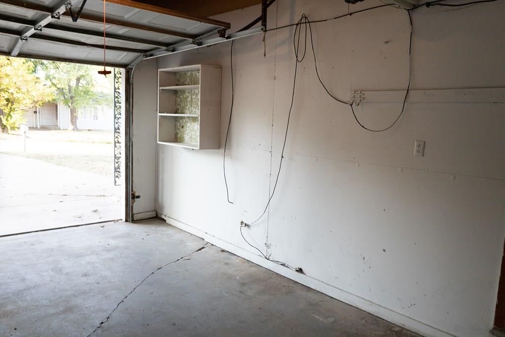 1305 Hibbard N/A — photo 33