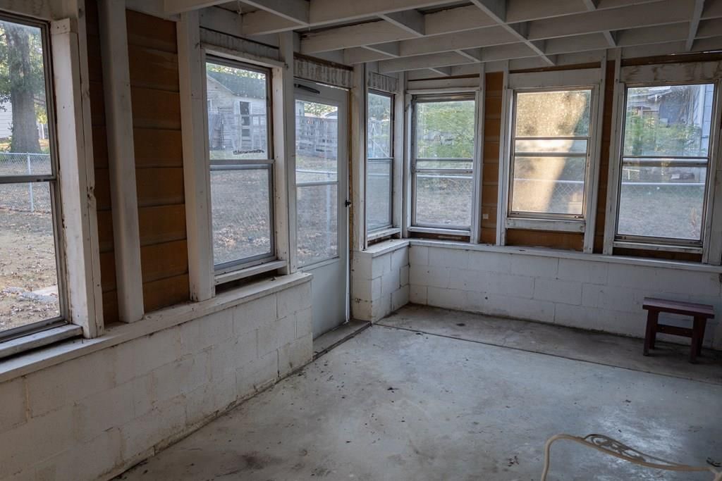 1305 Hibbard N/A — photo 45