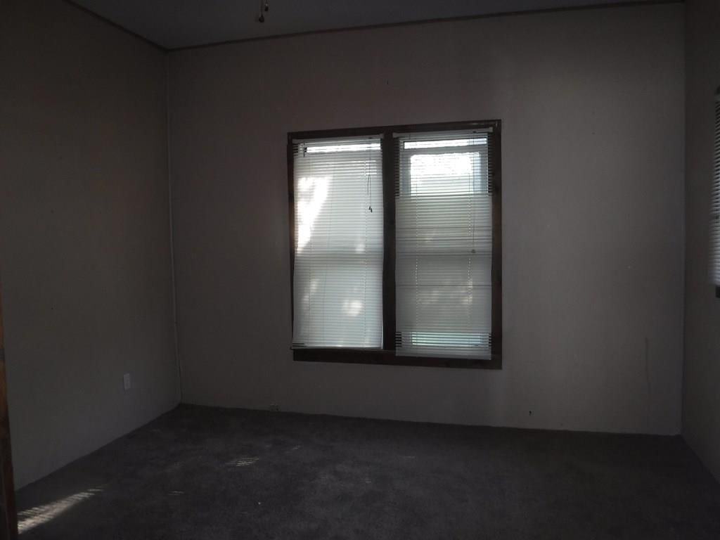 208 W Howard Avenue — photo 6