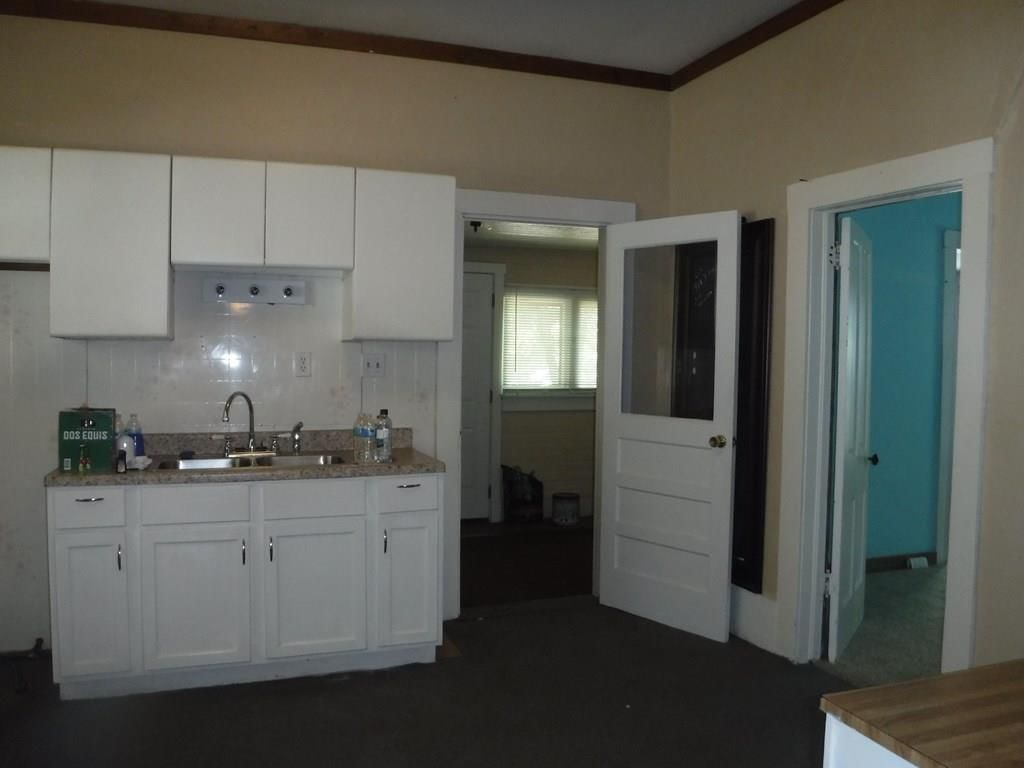 208 W Howard Avenue — photo 7