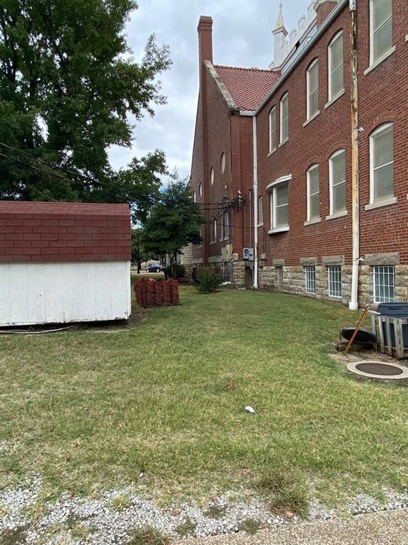 1700 Broadway Avenue — photo 43
