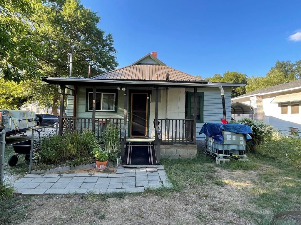 3128 Corning Avenue — photo 10