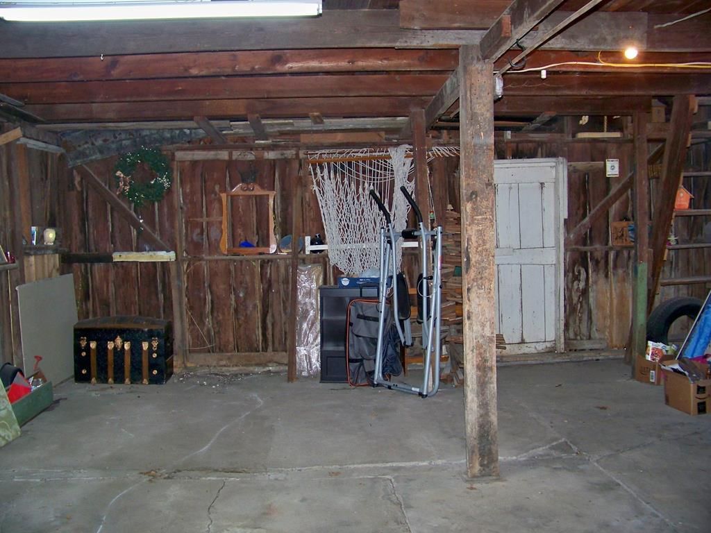 305 S Allen N/A — photo 33