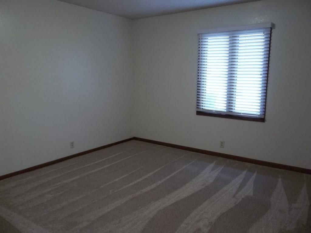 913 S GRETCHEN N/A — photo 13
