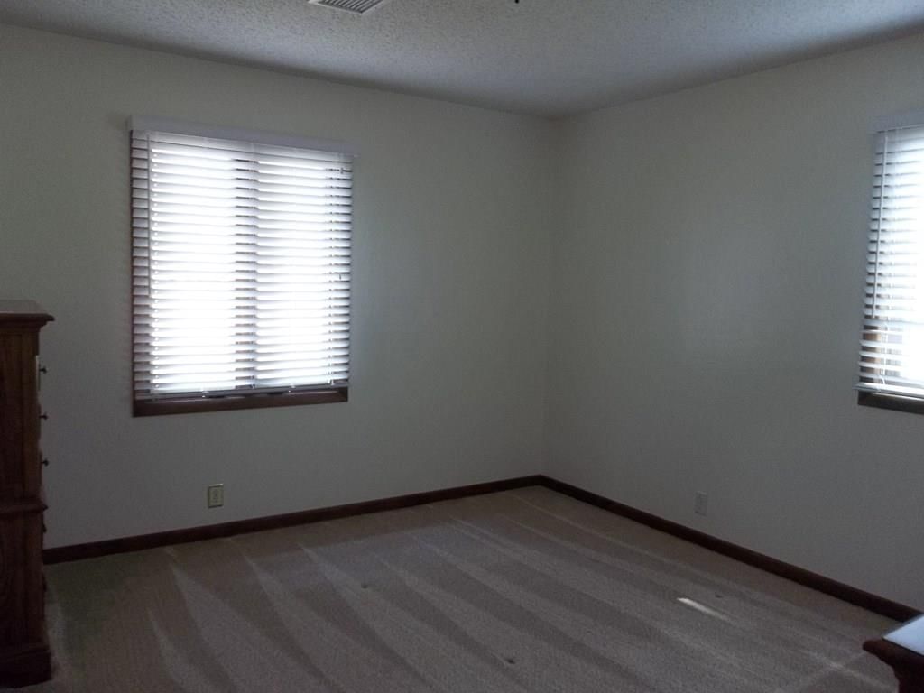 913 S GRETCHEN N/A — photo 14