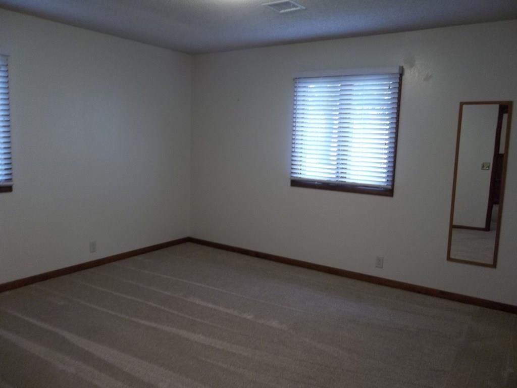 913 S GRETCHEN N/A — photo 16