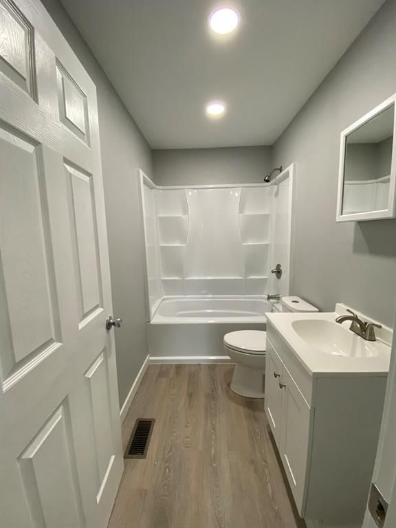 1312 W Laurel N/A — photo 15