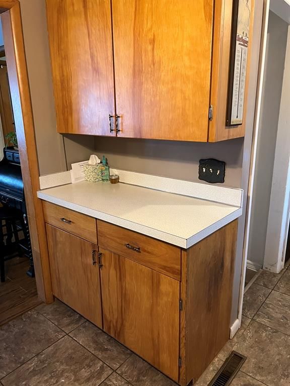 619 W Oak N/A — photo 11