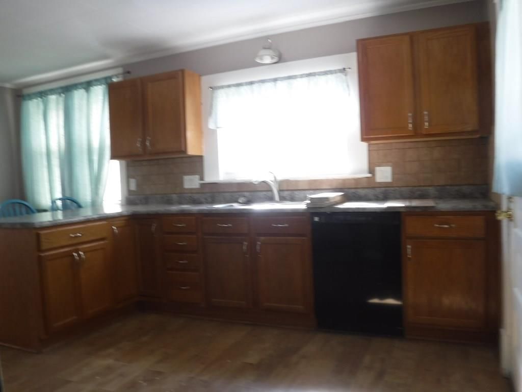 305 S 9th Street — photo 11
