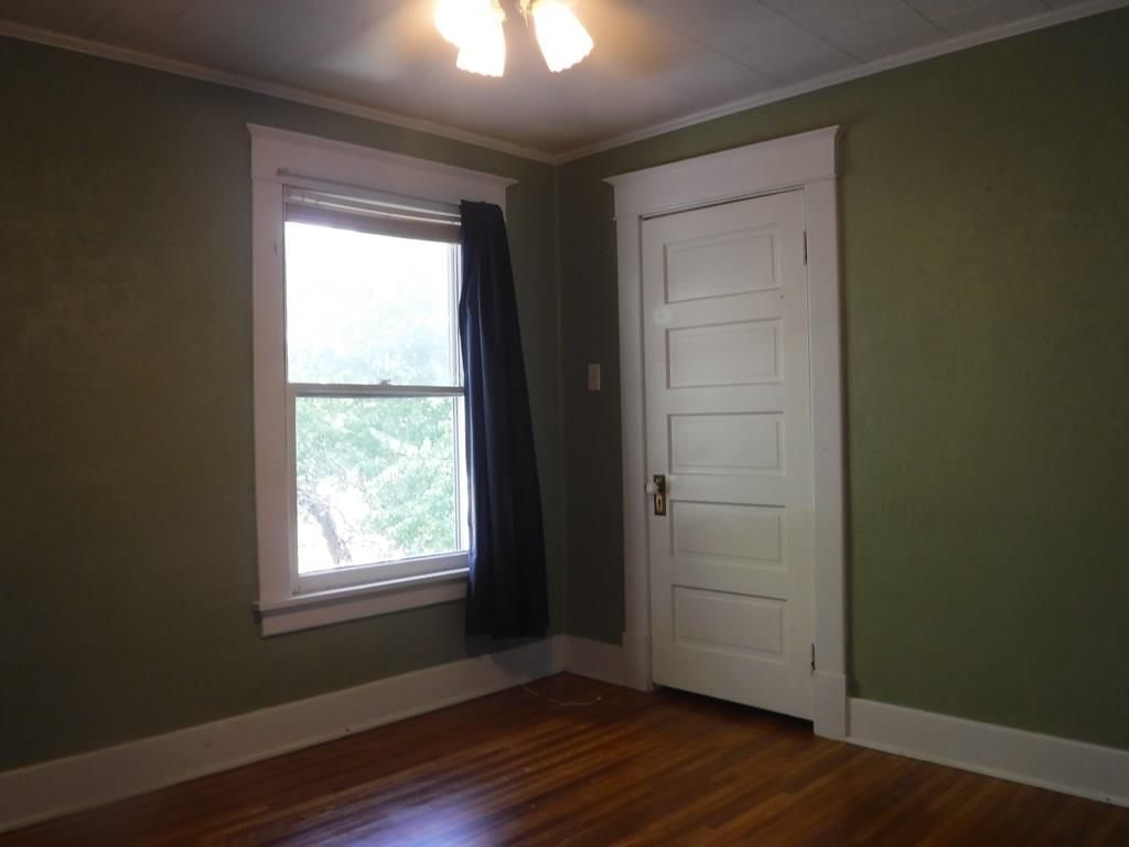 305 S 9th Street — photo 19