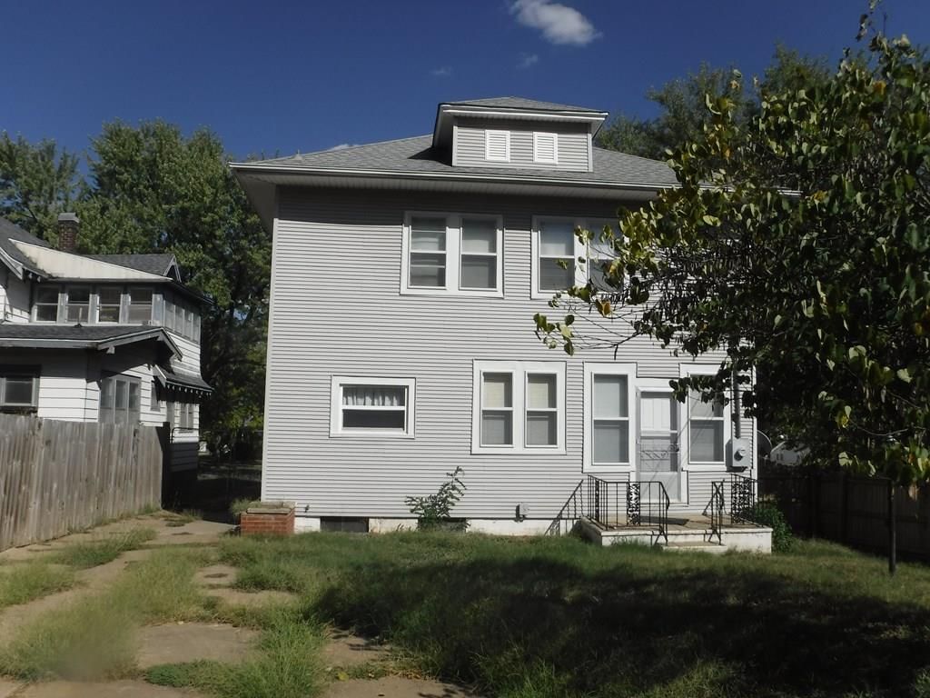 305 S 9th Street — photo 44