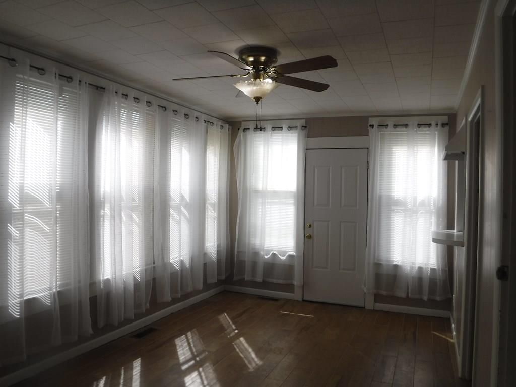 305 S 9th Street — photo 8