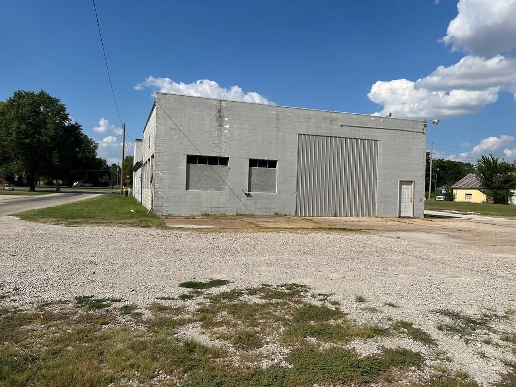 3830 Main Street — photo 20