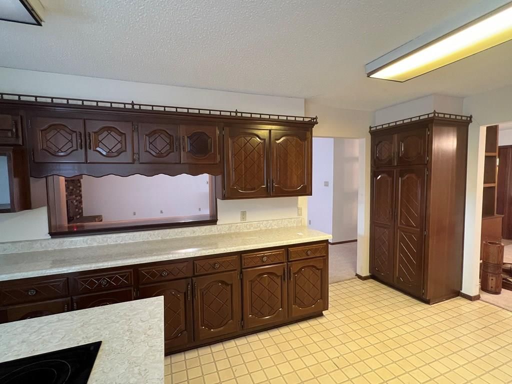 617 W Locust N/A — photo 12