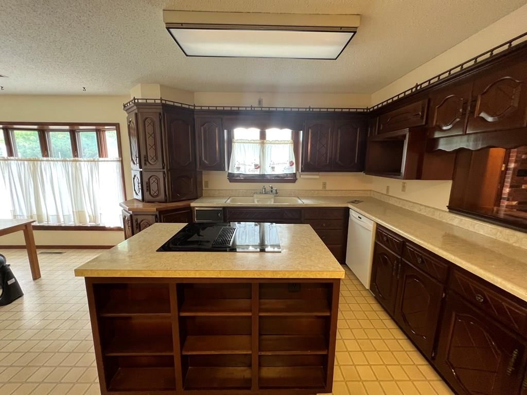 617 W Locust N/A — photo 14