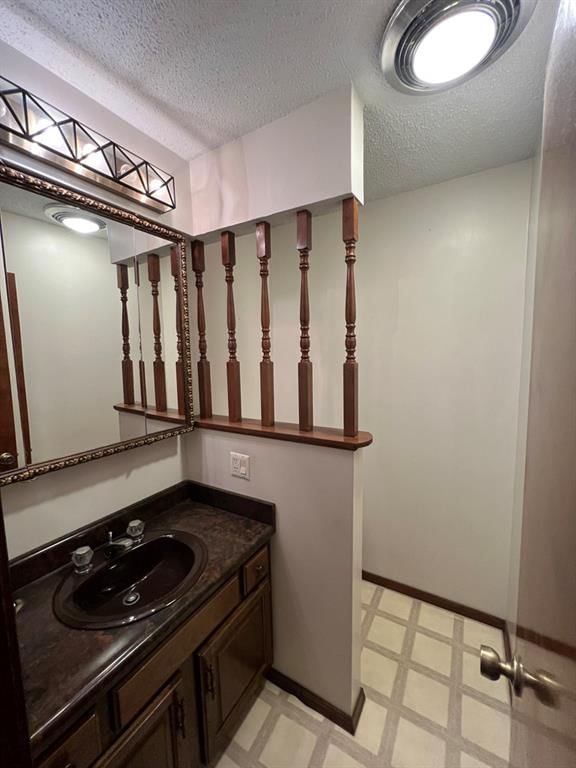 617 W Locust N/A — photo 16