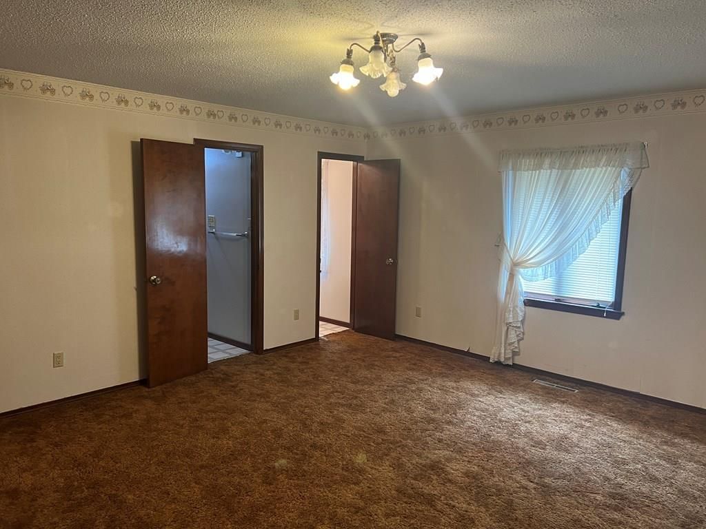 617 W Locust N/A — photo 19