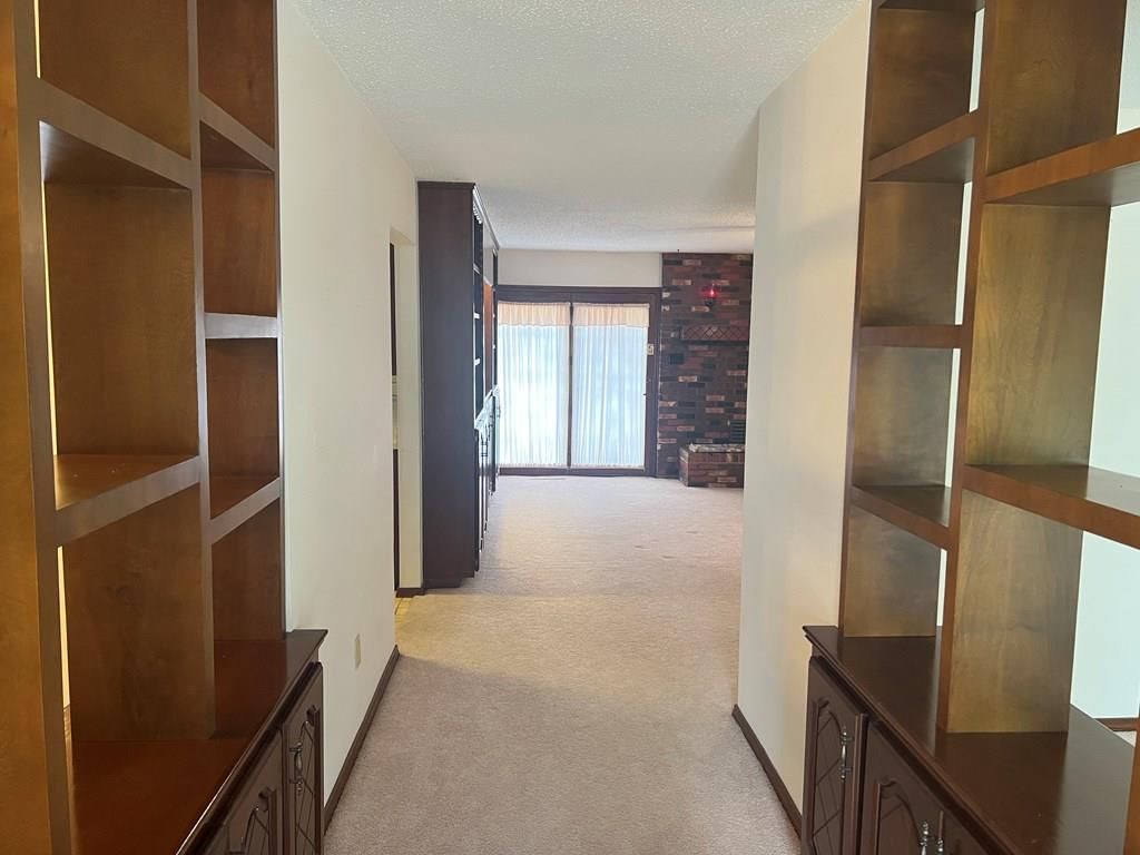617 W Locust N/A — photo 3