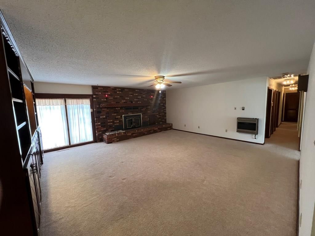 617 W Locust N/A — photo 6