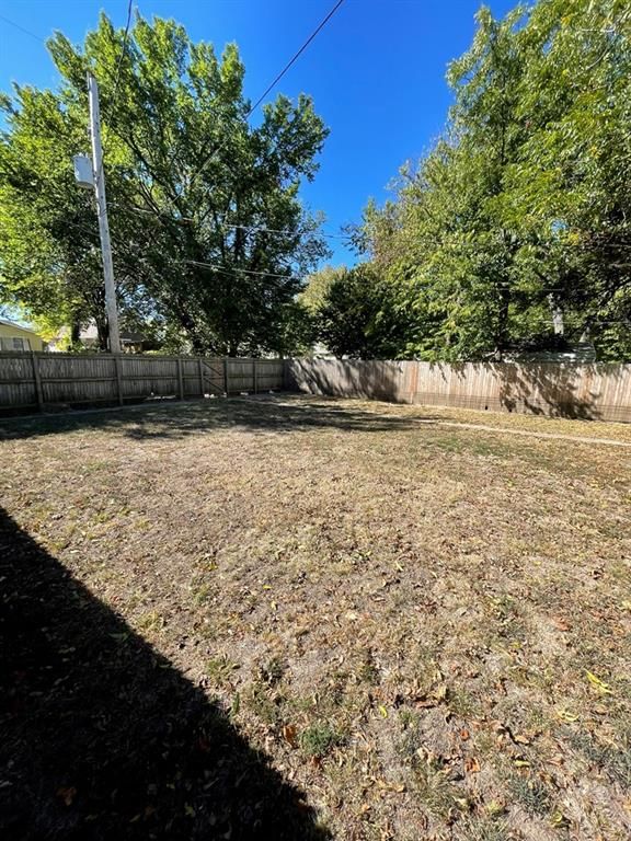 2724 Clark Avenue — photo 12
