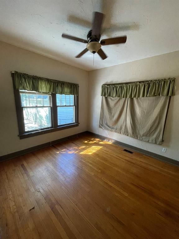 2724 Clark Avenue — photo 6