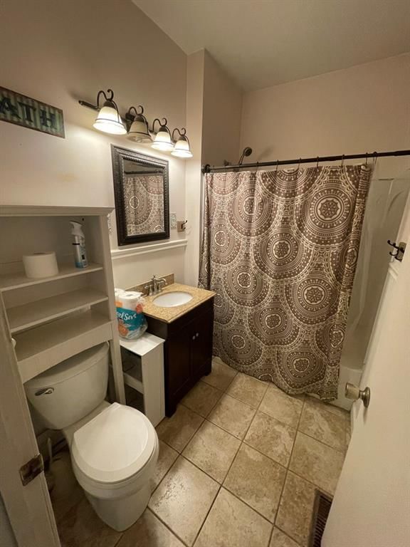 2724 Clark Avenue — photo 7