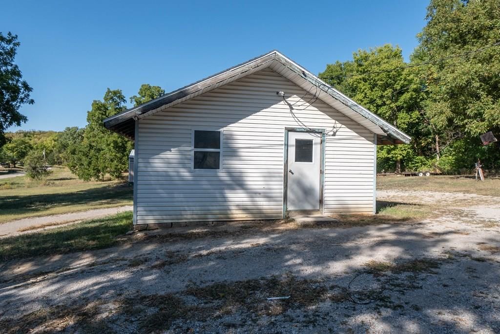 5919 Newton Road — photo 41