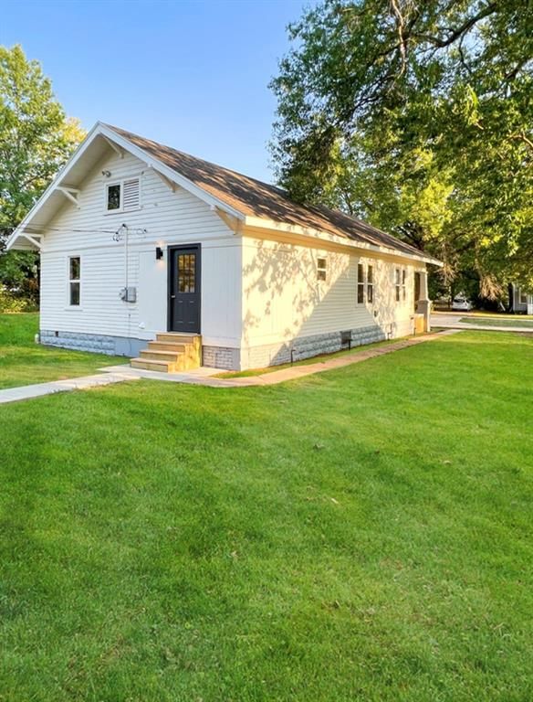 320 E 6th Street — photo 21
