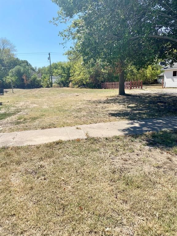 1209 W Pine N/A — photo 22