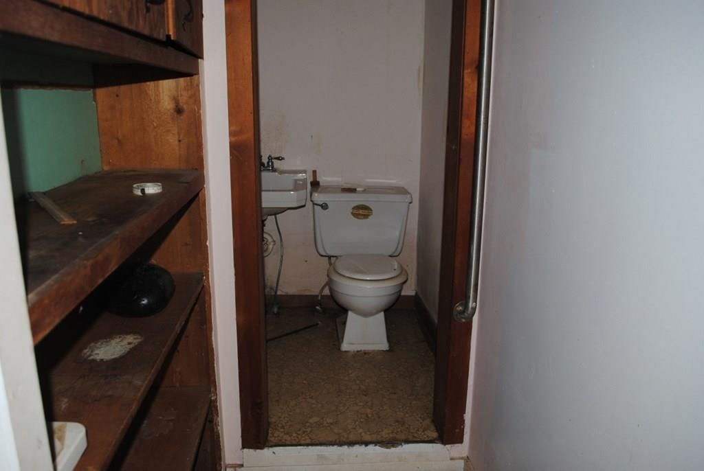 908 E Myrtle N/A — photo 15