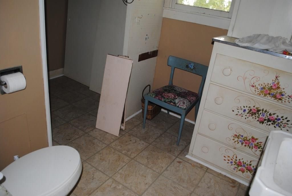 908 E Myrtle N/A — photo 37