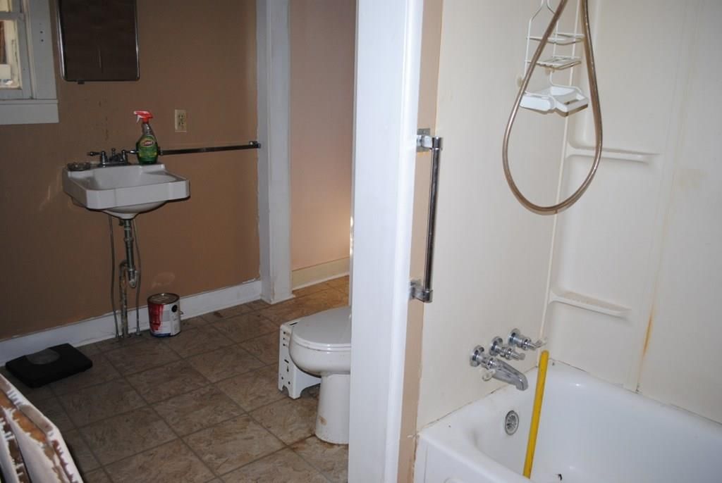 908 E Myrtle N/A — photo 38