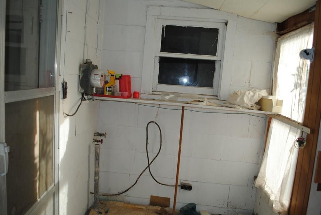 908 E Myrtle N/A — photo 47