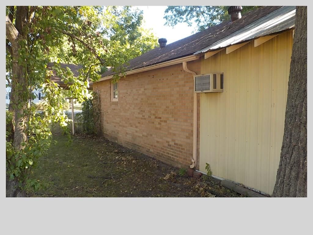 2404 S Walnut N/A — photo 11
