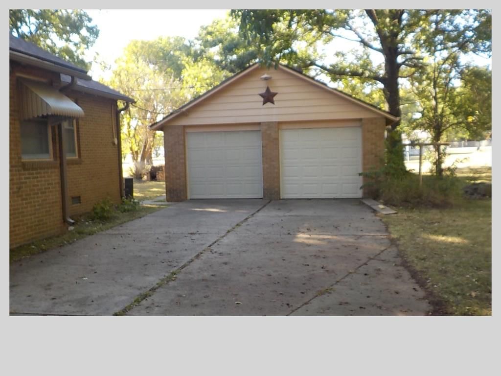 2404 S Walnut N/A — photo 14