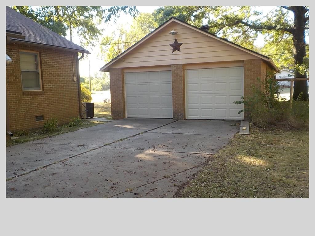 2404 S Walnut N/A — photo 15