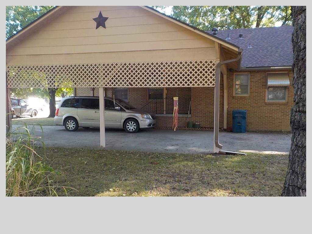 2404 S Walnut N/A — photo 18